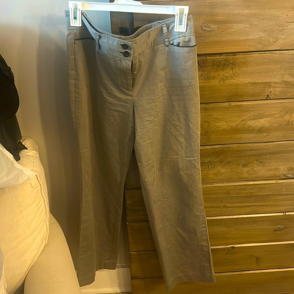 Grey fitted trousers